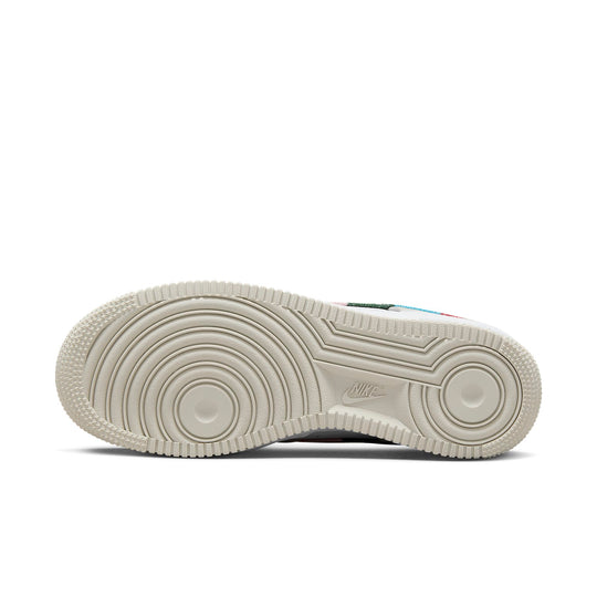 Nike Air Force 1 Low &