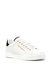 Dolce & Gabbana
logo-embellished low-top sneakers