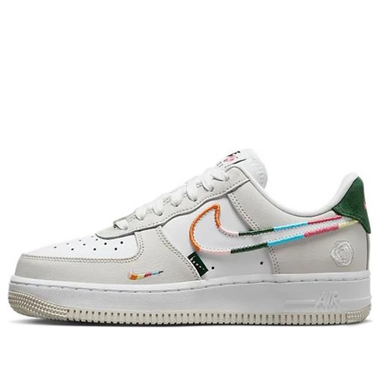 Nike Air Force 1 Low &